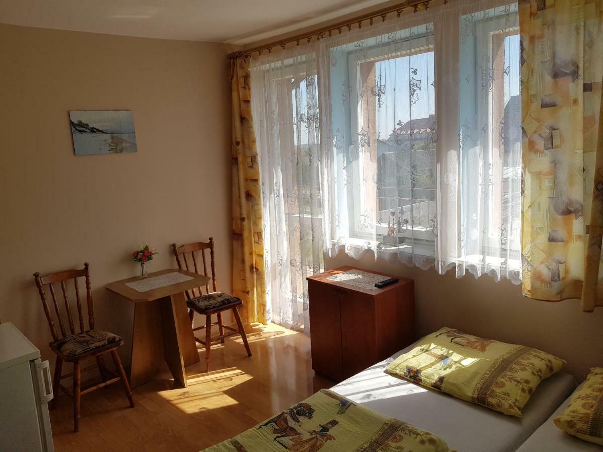 Pokoje Goscinne U Laury Rewal Quarto foto